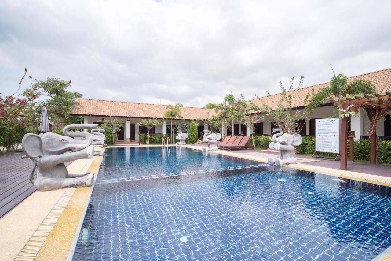Oyo 837 Baan Kiang Nam Resort Банг Ламунг Екстериор снимка