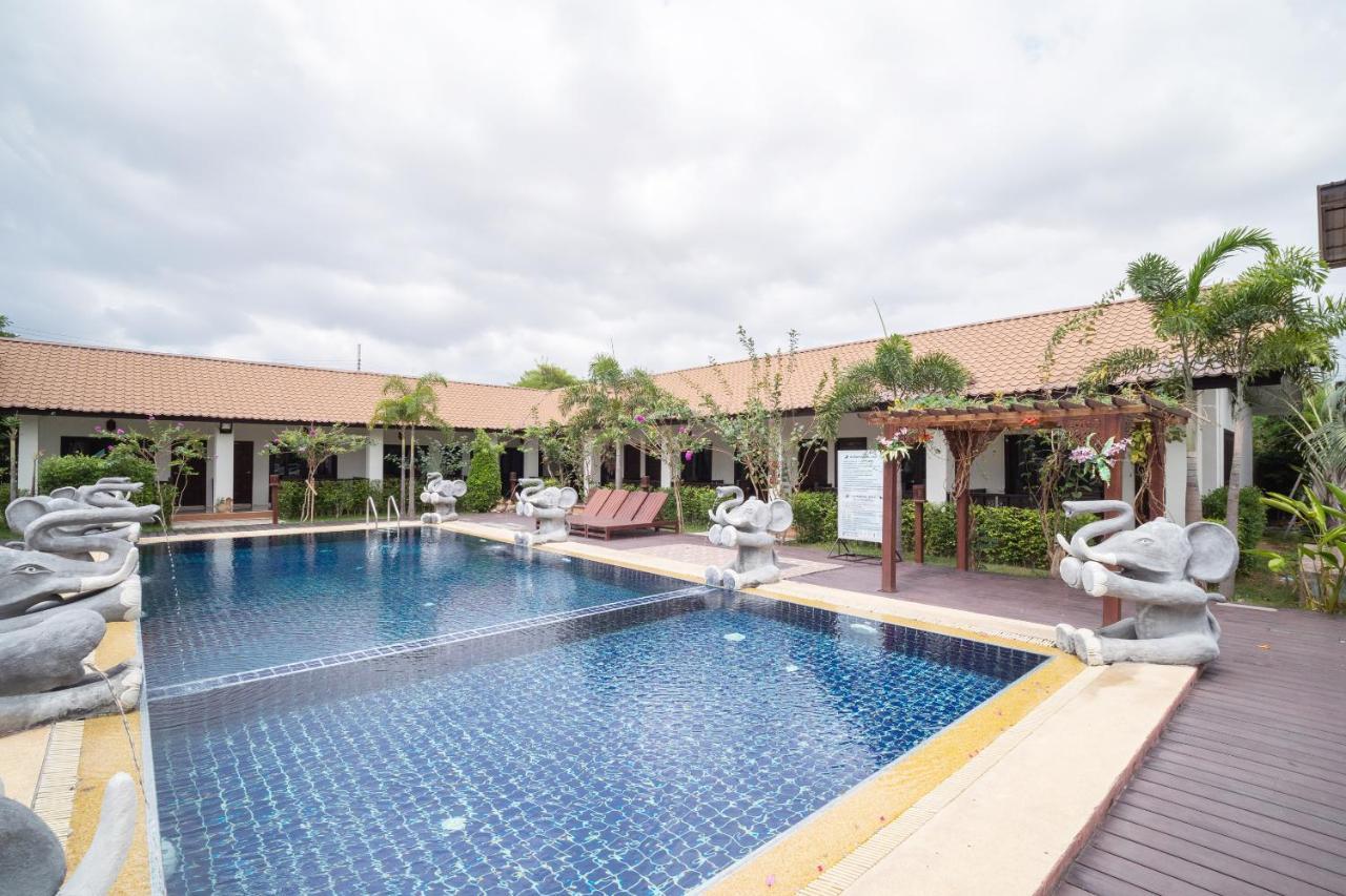 Oyo 837 Baan Kiang Nam Resort Банг Ламунг Екстериор снимка