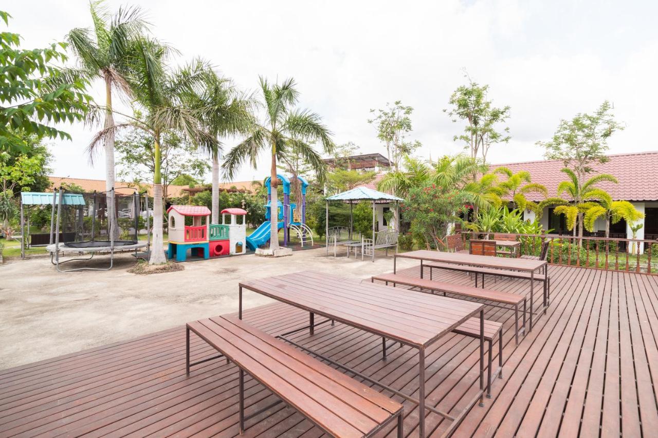 Oyo 837 Baan Kiang Nam Resort Банг Ламунг Екстериор снимка