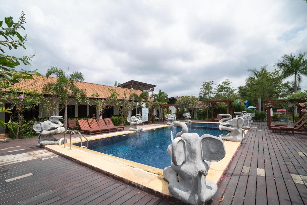 Oyo 837 Baan Kiang Nam Resort Банг Ламунг Екстериор снимка